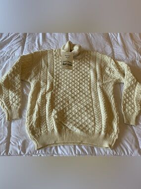 New with tags Aran Crafts 100% merino wool sweater womens size L